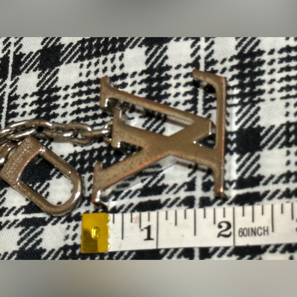 Auth. Louis Vuitton Keychain/Bag charm - Picture 7 of 8